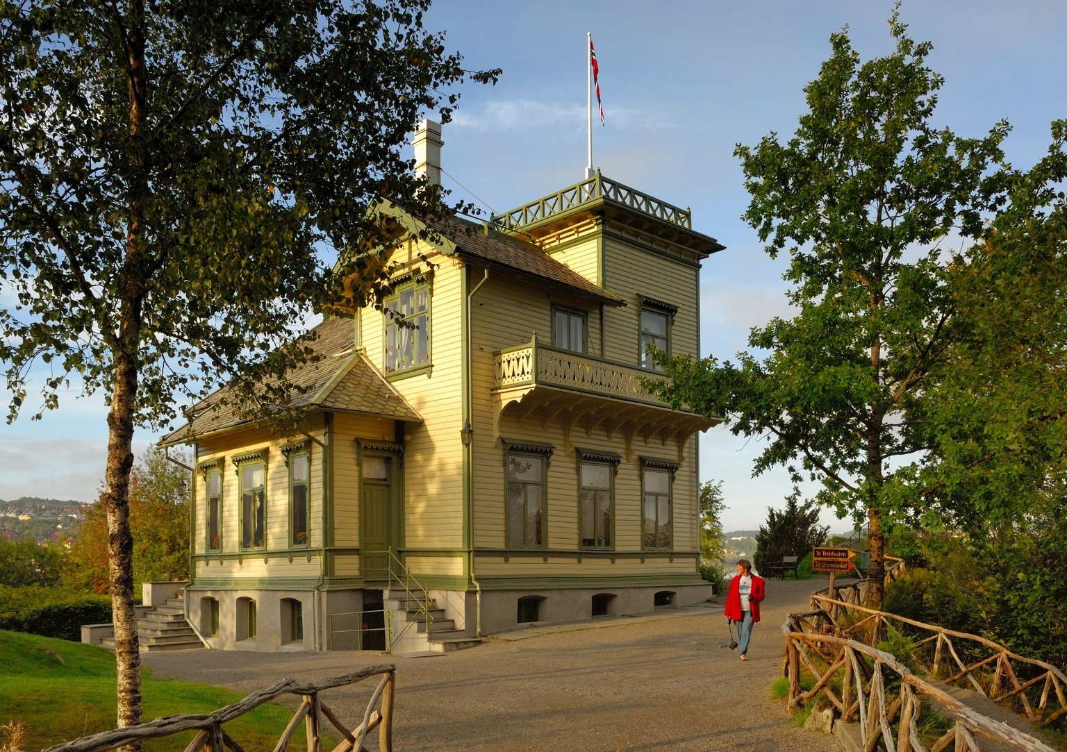 Troldhaugen and its surroundings are now operated as the Edvard Grieg Museum Troldhaugen, which is dedicated to the memory of Edvard Grieg.